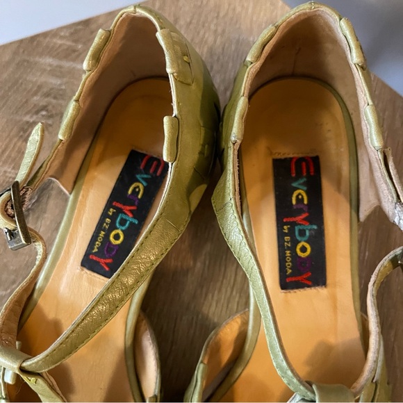 EVERYBODY BY BZ MODA Green Leather Sandals Shoes - Picture 6 of 11